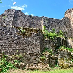 Krkonoše: Podkrkonoší - hrad Pecka 