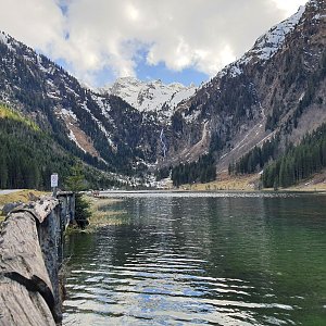 Alpy: Steirischer Bodensee und Wasserfall