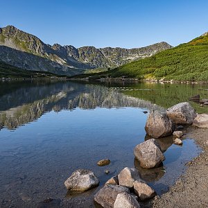 Dolinou Pięciu stawów cez Hrubý / Szpiglasowy štít na Morskie oko. Krásna túra.