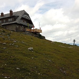 Kolem Schonleitenhausu na Hochstein