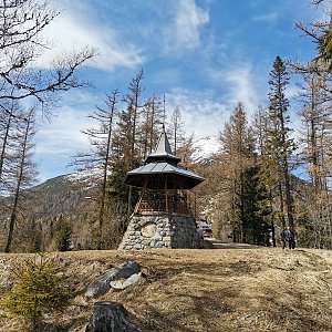 Šárka na vrcholu Hrebienok (14.4.2022 13:25)