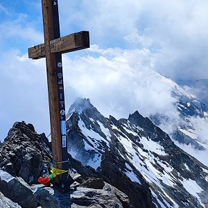 Björn Connor Chuchválek na vrcholu Lagginhorn (26.7.2024 12:45)