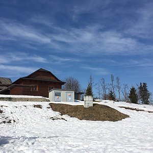 Adam Farny na vrcholu Čerchlaný Beskyd (20.3.2022 12:45)