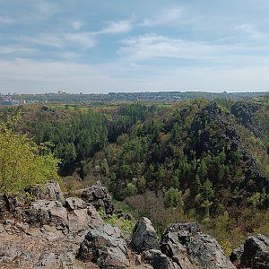 Markéta Náhlovská na vrcholu Nebušická skála (1.5.2023 13:58)