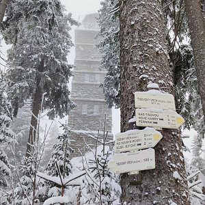 Jiří Vlášek na vrcholu Tisovský vrch (Pajndl) (9.1.2022 11:51)