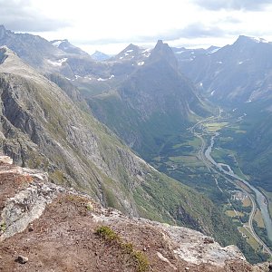 Vratislav Sejkora na vrcholu Mjølvafjellet (30.7.2018 14:15)