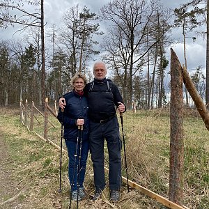 Ivana a Petr Kadovi na vrcholu Tři sády (25.3.2023 12:20)