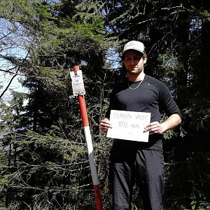 Jack Skurello na vrcholu Burkův vrch (7.4.2018 12:59)