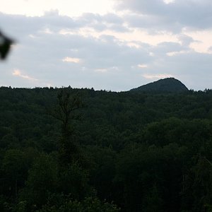 Bouřka na vrcholu Kovářka (3.7.2023 4:47)