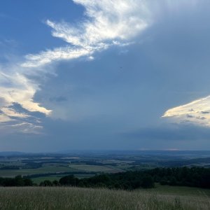 akam na vrcholu Petřkovická hora (31.10.2024 17:36)