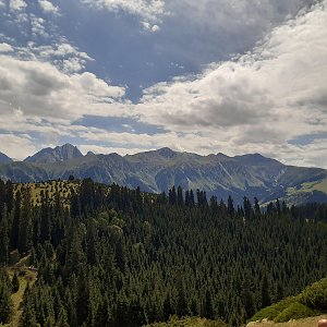 ZdenkaV na vrcholu Džemy Oguz Z (16.8.2023)