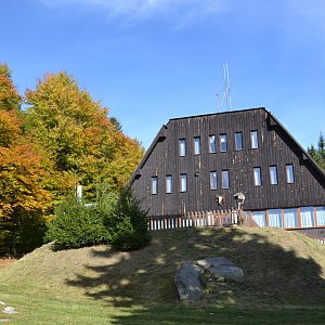 Jarda Vála na vrcholu Čeřínek (14.10.2012)