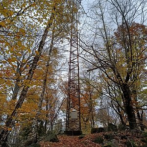 Luky na vrcholu Skála (12.11.2023 14:18)