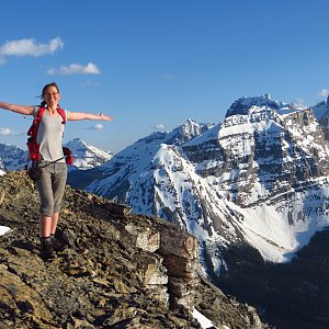 Iveta Válová na vrcholu Paget Peak (27.5.2017 20:10)