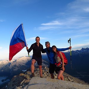 Iveta Válová na vrcholu Grotto Mountain (25.6.2017 20:59)