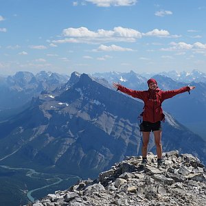 Iveta Válová na vrcholu Cascade Mountain (6.7.2017 15:25)