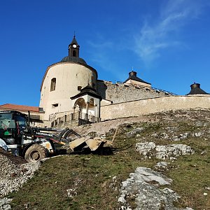 Norbert Mogyorósi na vrcholu Krásna Hôrka (23.1.2023 10:55)