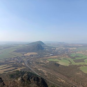 Wendy1982 na vrcholu Bořeň (26.3.2022 11:34)