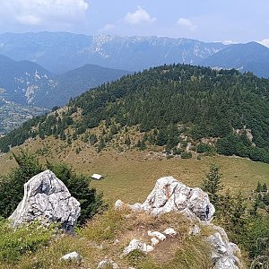 Ľuboš na vrcholu Măgura Mare (18.7.2024 11:20)