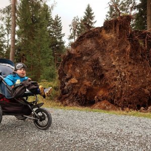 Bouřka na vrcholu Zadní Ostružník - Z (25.9.2024 13:33)