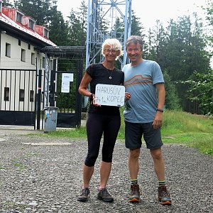 Jana a Pavel Kasaničovi na vrcholu Harusův kopec (9.7.2021 9:21)