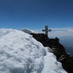 Bouřka na vrcholu Finsteraarhorn (28.7.2020 11:38)