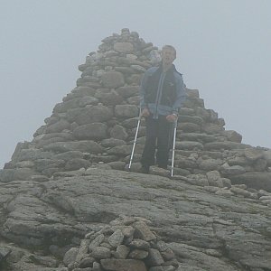 Mountainer na vrcholu Cairn Gorm (24.6.2008 12:39)