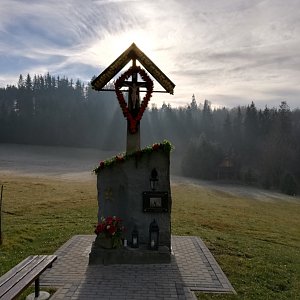 Jana F na vrcholu Trojmezí CZ-SK-PL (13.11.2021 9:31)