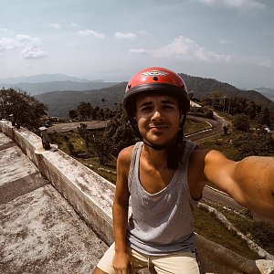 Tom Michna na vrcholu Gunung Raya (24.9.2019 12:47)