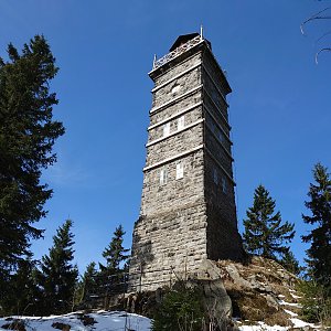 Nojby na vrcholu Pajndl (rozhledna) (12.4.2022 11:27)