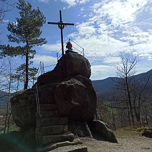 Jana na vrcholu Na Chatkách (4.4.2024 11:44)