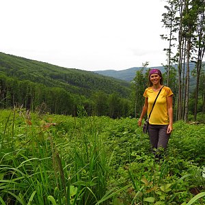 Iveta Válová na vrcholu Oblý vrch (28.6.2023)