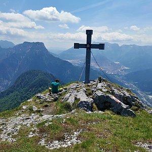 Hochblaser přes feraty Franze Josepha (D) a Rosslochhohlen (E) .